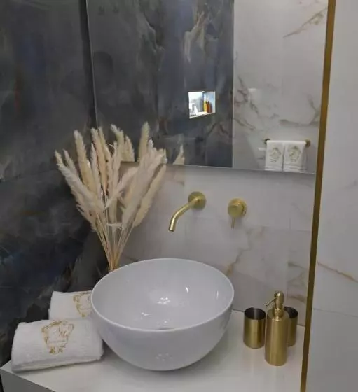 ベッドアンドブレックファースト Nm Luxury Suites
