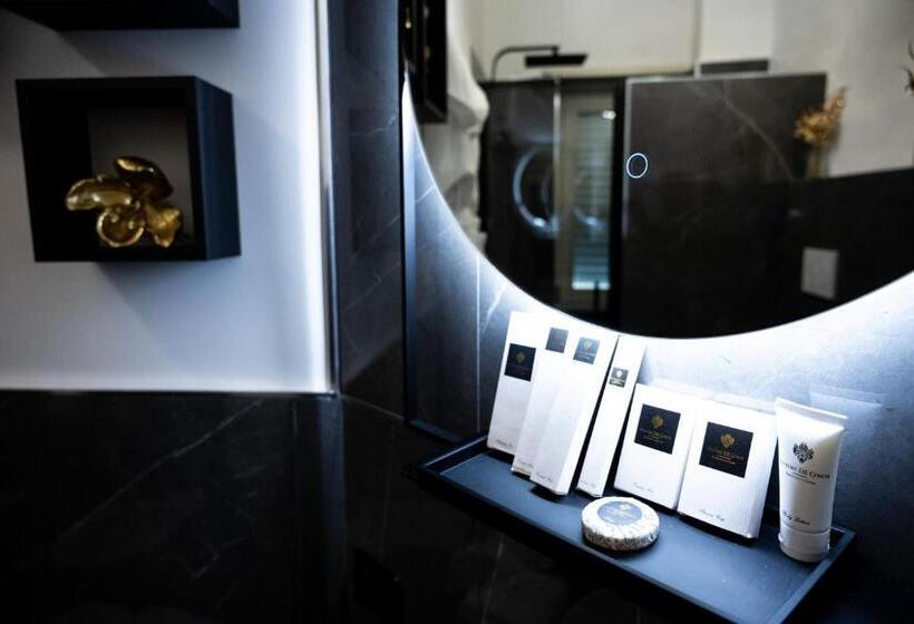 تختخواب و صبحانه Nm Luxury Suites