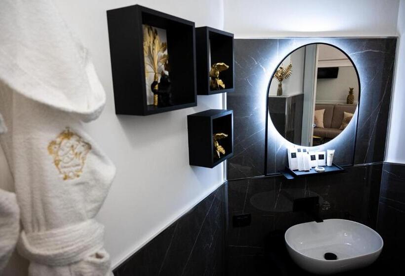 تختخواب و صبحانه Nm Luxury Suites