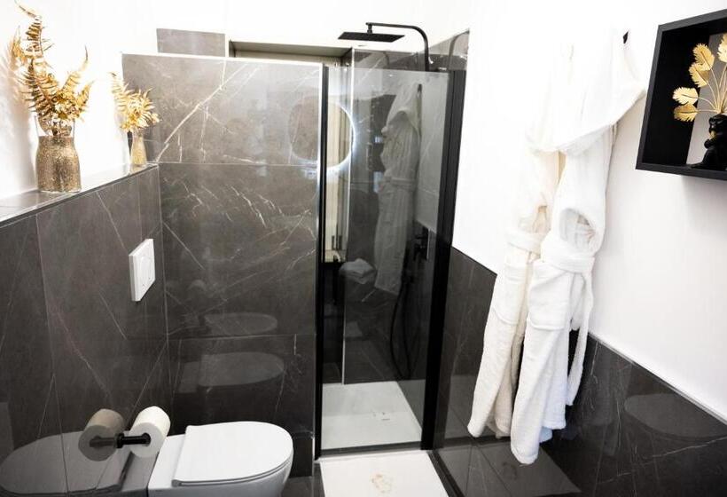 تختخواب و صبحانه Nm Luxury Suites