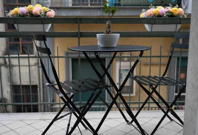 تختخواب و صبحانه Nm Luxury Suites