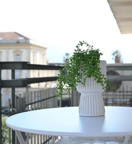 تختخواب و صبحانه Nm Luxury Suites