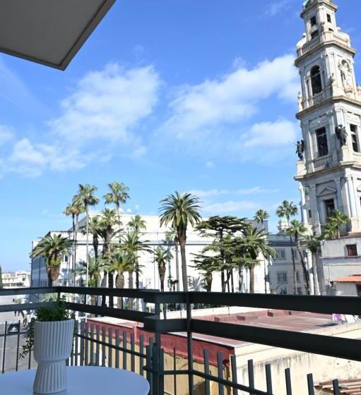 تختخواب و صبحانه Nm Luxury Suites