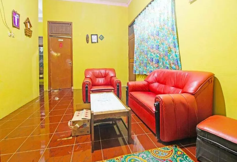 ホテル Oyo Homes 91149 Desa Wisata Nangelasari