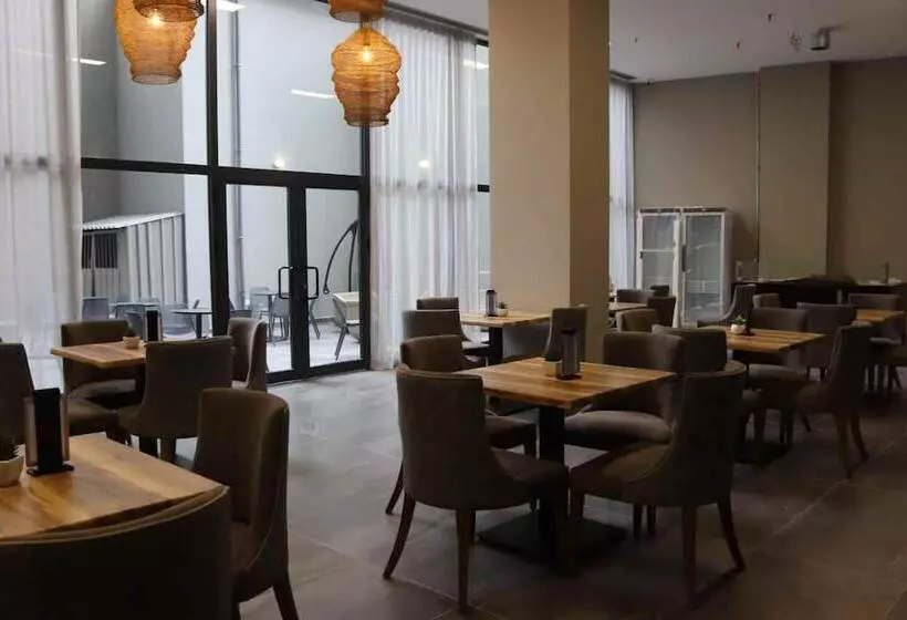 ホテル Polana Plaza