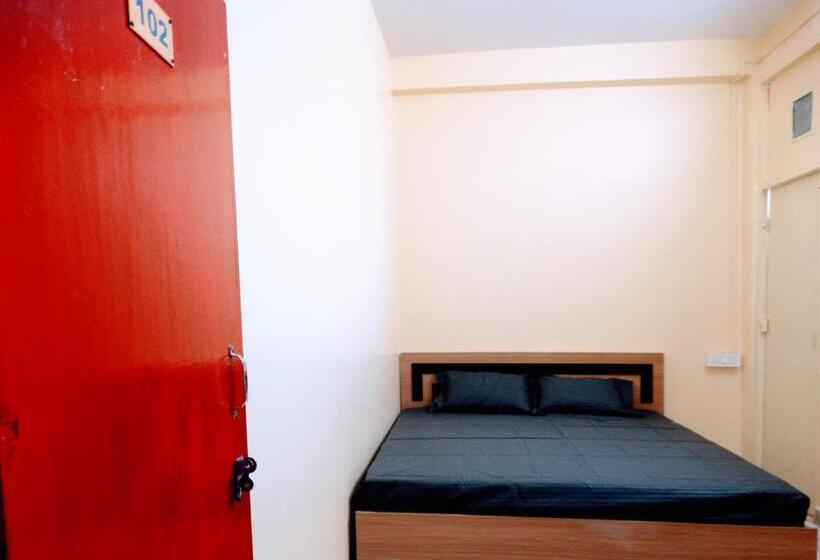 Shree Ram Sia Hotel And Banquets