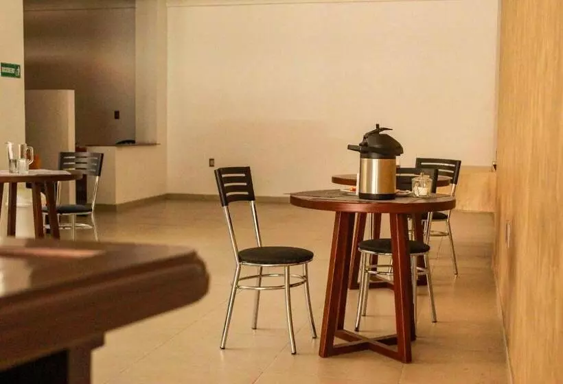 هتل Hostal Sky