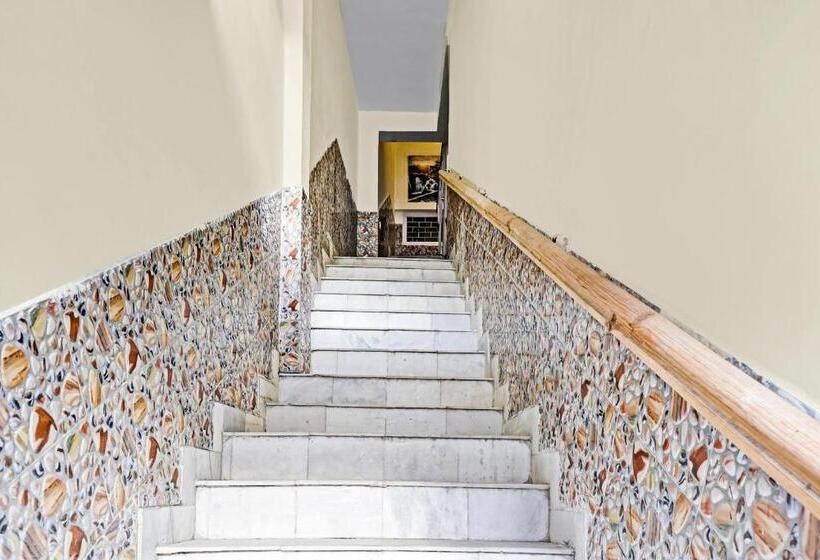 هتل Oyo Flagship 87763 Vasudev Inn