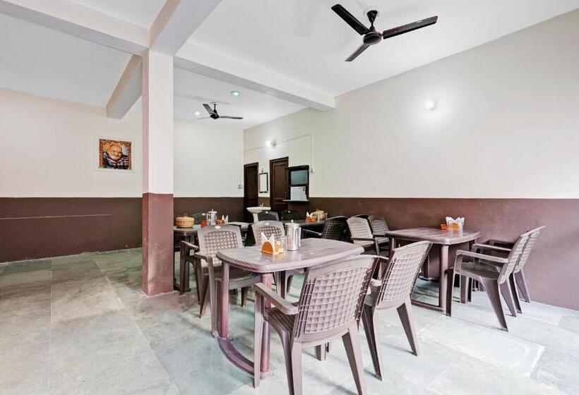 هتل Oyo Flagship 87763 Vasudev Inn