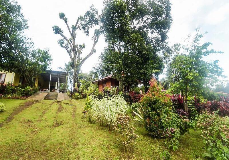 Hotell Oyo Homes 91101 Homesstay Desa Wisata Marinsow