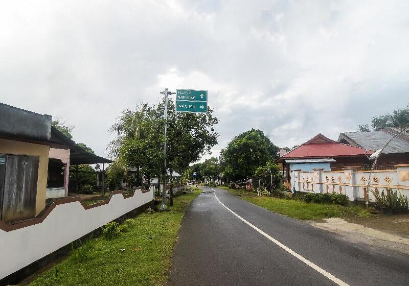 Hotell Oyo Homes 91101 Homesstay Desa Wisata Marinsow