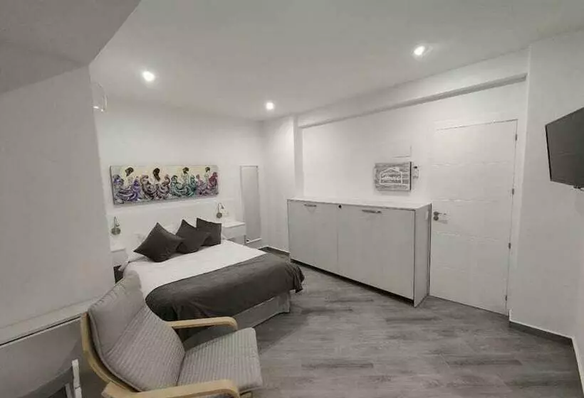 Aamiaismajoitus (B&B) Encantadora Habitación Hojiblanca