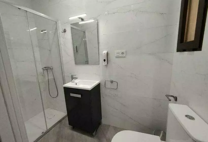 Aamiaismajoitus (B&B) Encantadora Habitación Hojiblanca