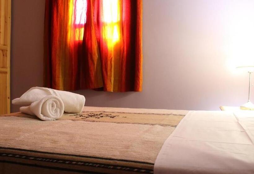 مبيت وإفطار Gîte Ait Lmaalam Chez Ahmed