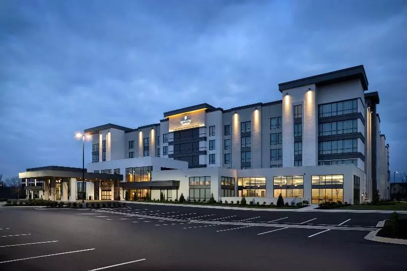 هتل Embassy Suites By Hilton Bowling Green