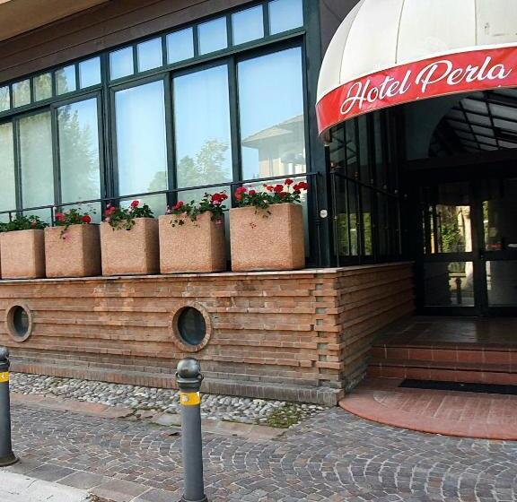 ホテル Perla