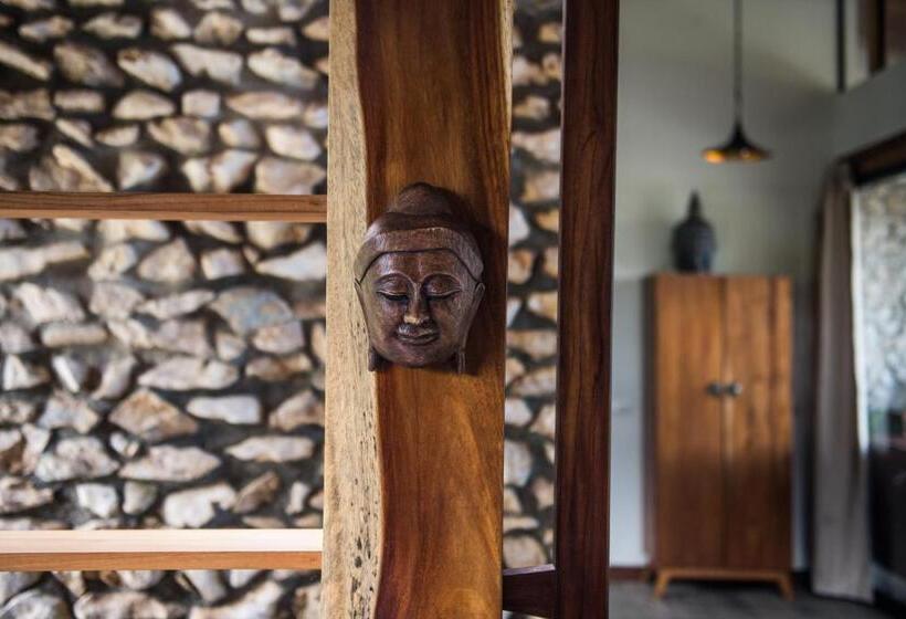 Thea Resort & Retreats   Santa Teresa