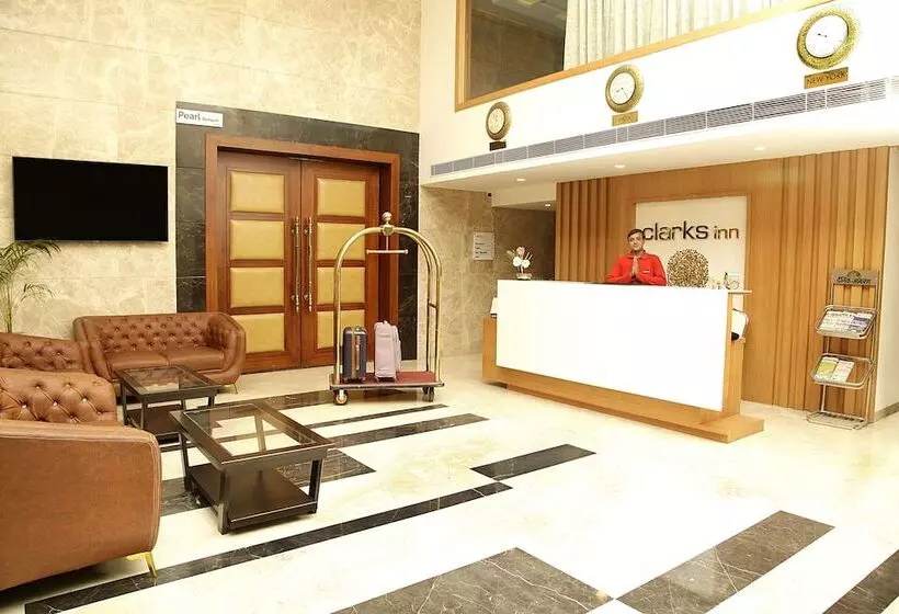 Hotelli Clarks Inn Aligarh