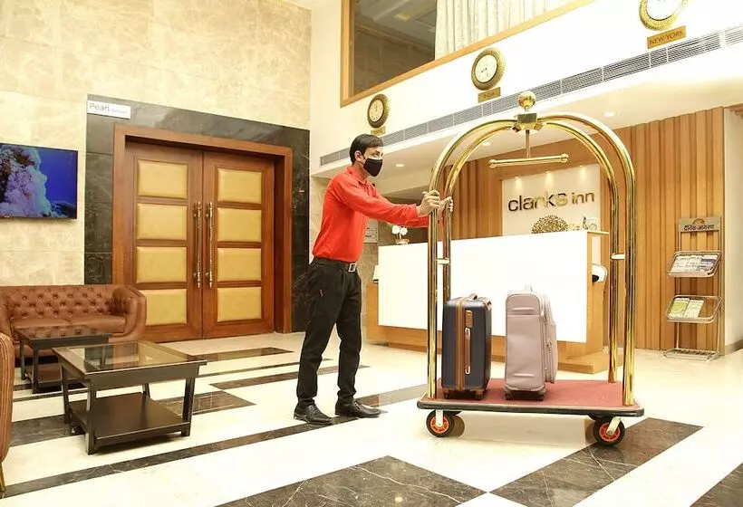 Hotelli Clarks Inn Aligarh