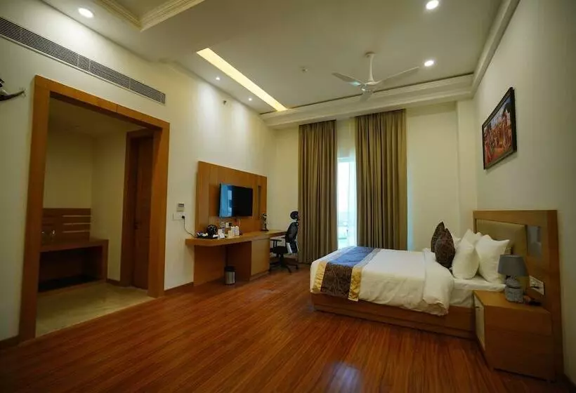 Hotelli Clarks Inn Aligarh