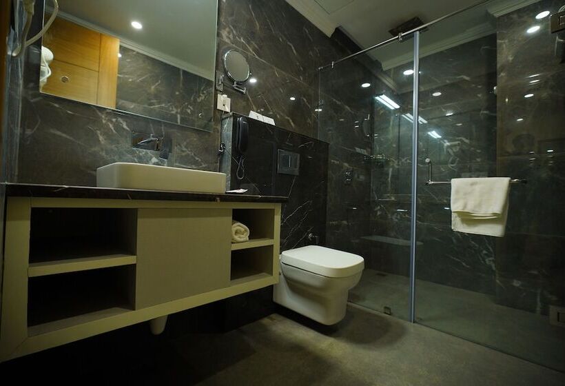 فندق Clarks Inn Aligarh