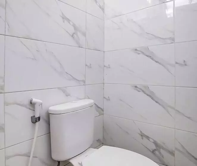 Hotelli Spot On 91067 Desa Wisata Santanamekar