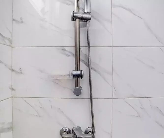 Hotelli Spot On 91067 Desa Wisata Santanamekar