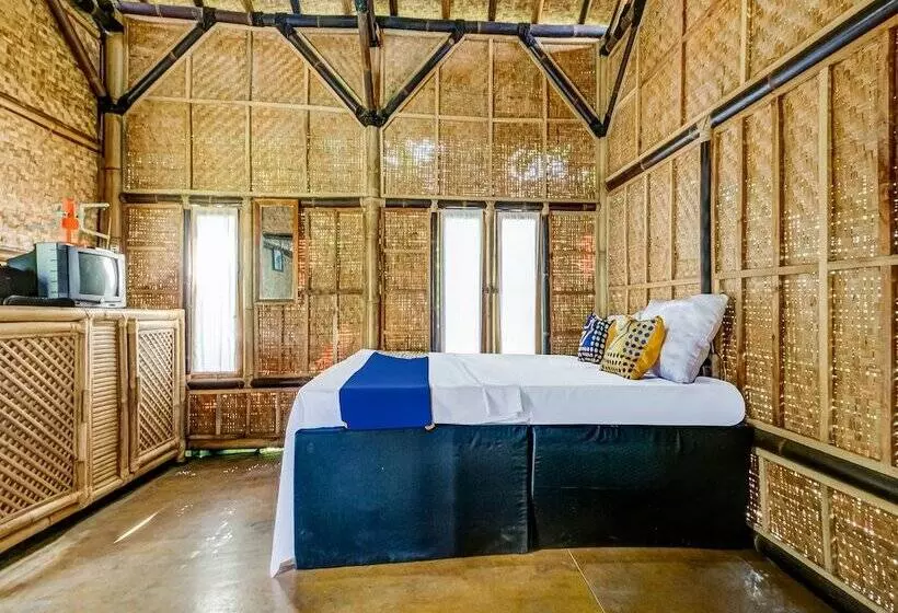 Hotelli Spot On 91067 Desa Wisata Santanamekar