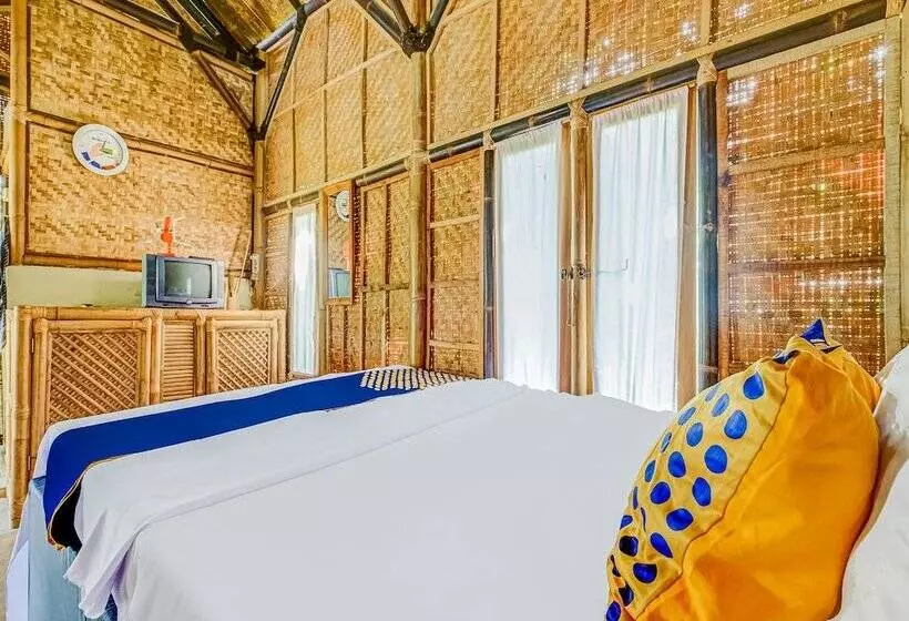 Hotelli Spot On 91067 Desa Wisata Santanamekar