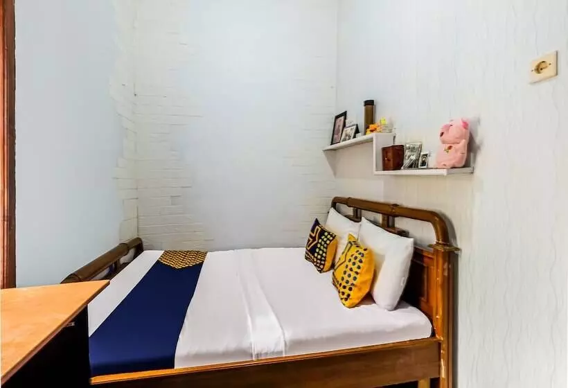 Hotelli Spot On 91067 Desa Wisata Santanamekar