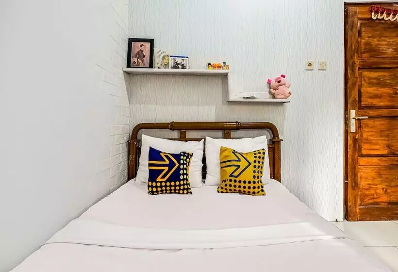 Hotelli Spot On 91067 Desa Wisata Santanamekar