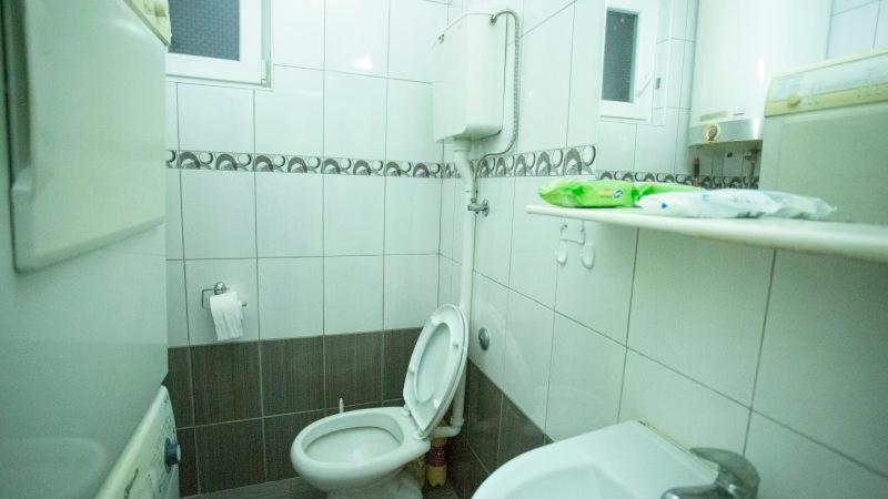 Private Cozy Room 2 With Shared Kitchen In Appartment