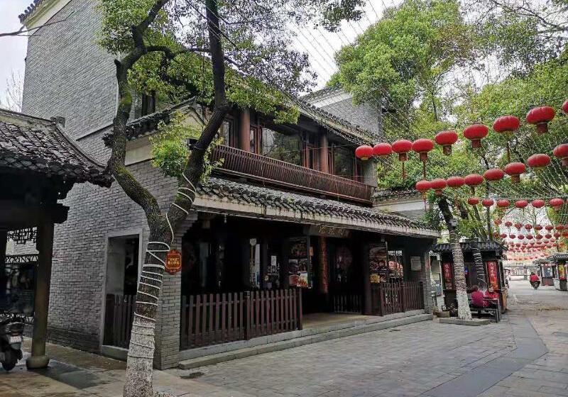 Hotel Hanting Nanchang Bayi Square