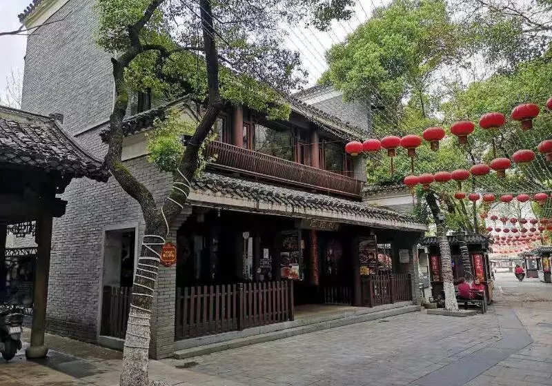 Отель Hanting Nanchang Bayi Square