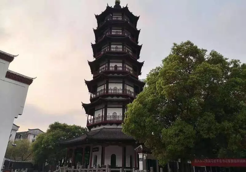 Отель Hanting Nanchang Bayi Square