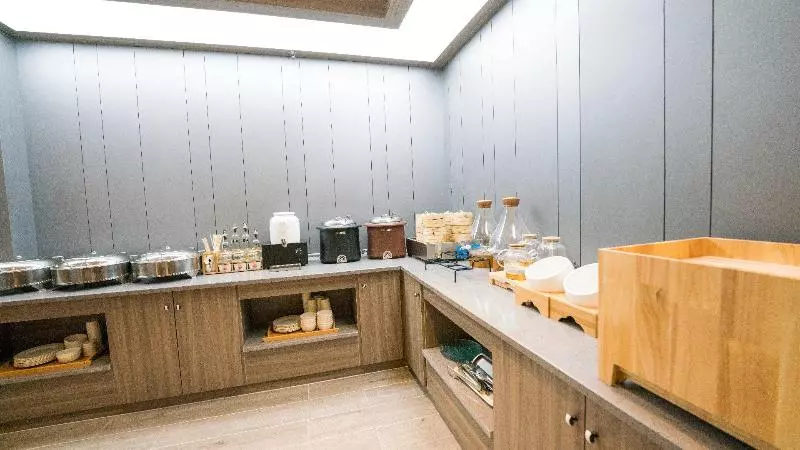 Отель Hanting Nanchang Bayi Square