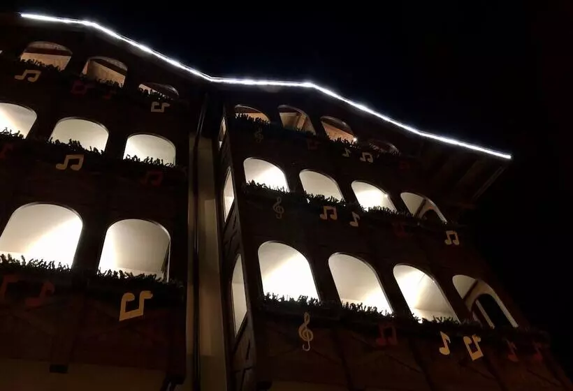 Отель Isolabella Wellness