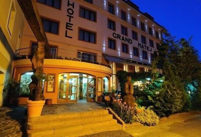 فندق & Penzión Grand Matej