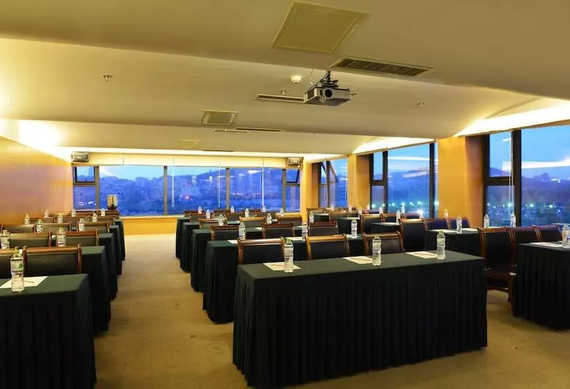 هتل Qingdao Wushengguan Holiday