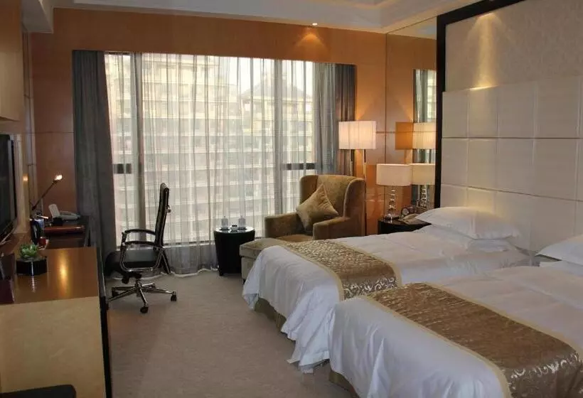 Отель Ramada Plaza Weifang