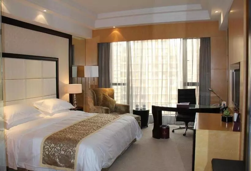 Отель Ramada Plaza Weifang