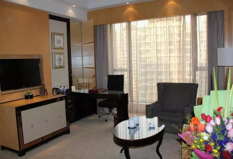 Отель Ramada Plaza Weifang