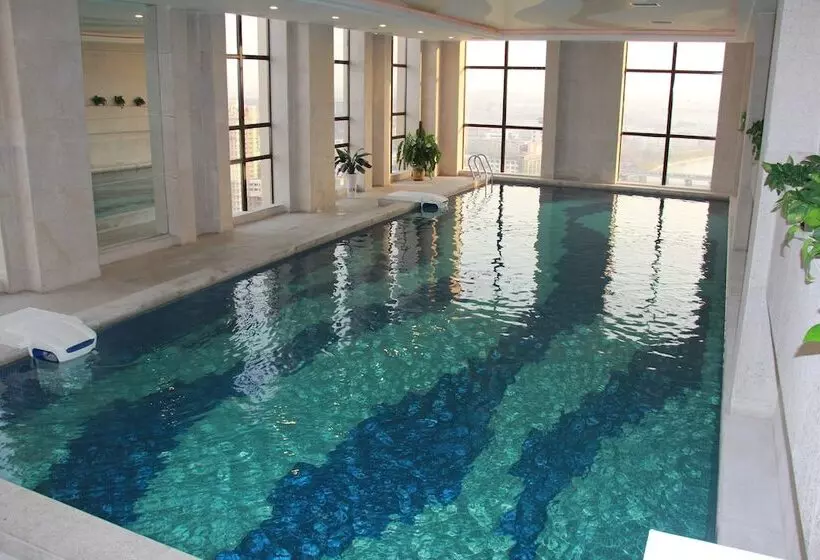 Отель Ramada Plaza Weifang