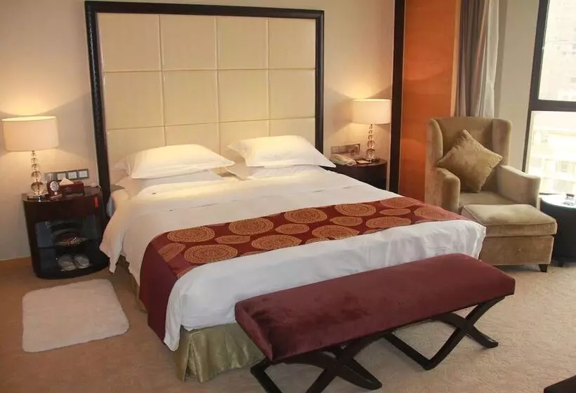 Отель Ramada Plaza Weifang