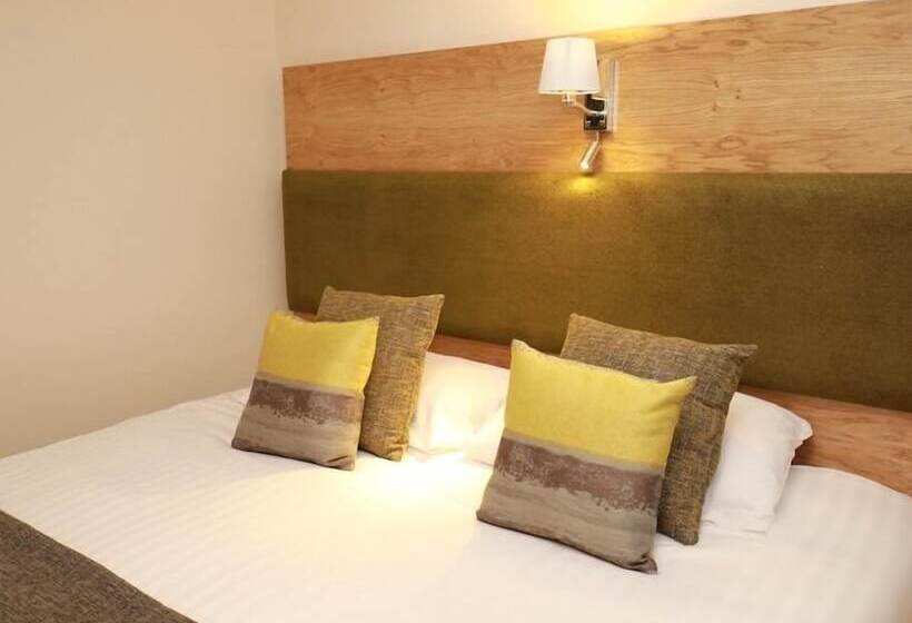 The Famous Star Hotel Moffat