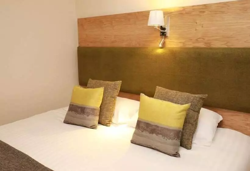 The Famous Star Hotel Moffat