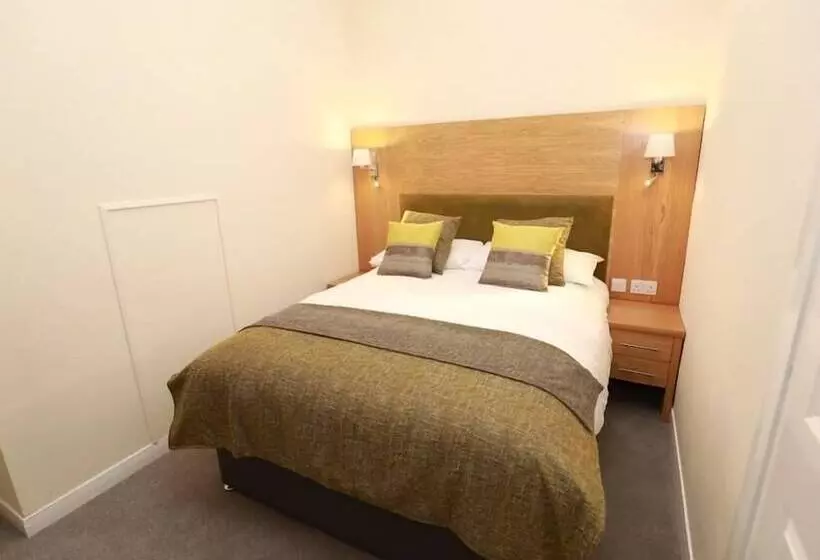 The Famous Star Hotel Moffat