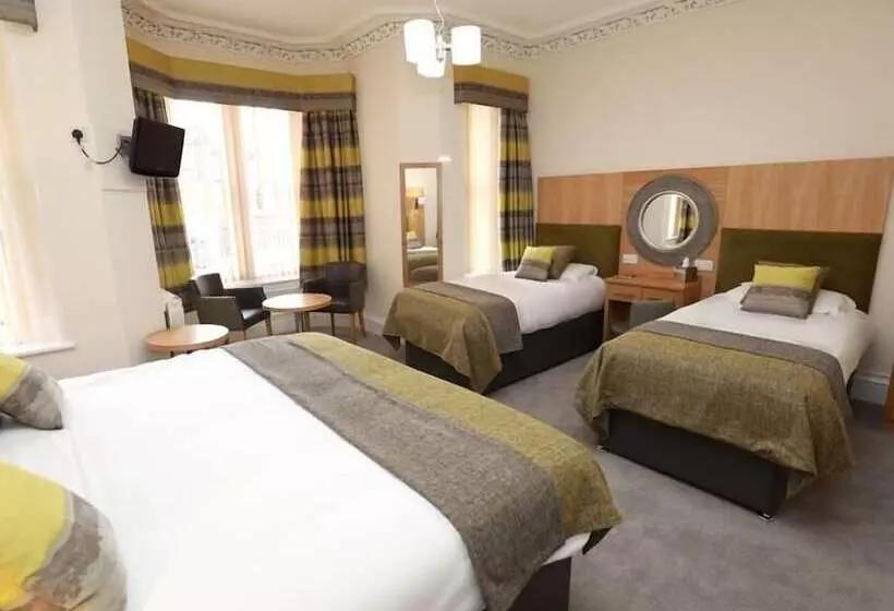 The Famous Star Hotel Moffat