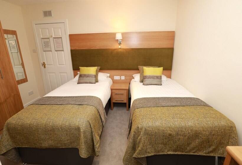 The Famous Star Hotel Moffat