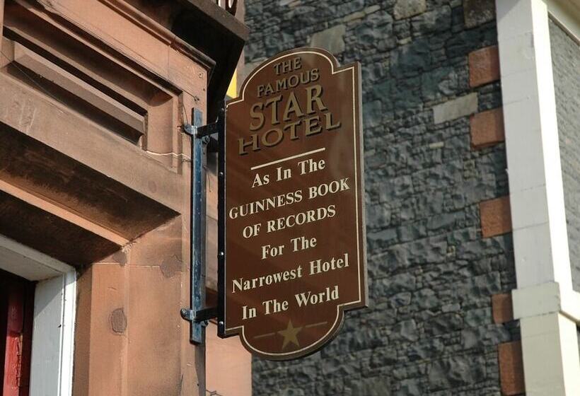 The Famous Star Hotel Moffat